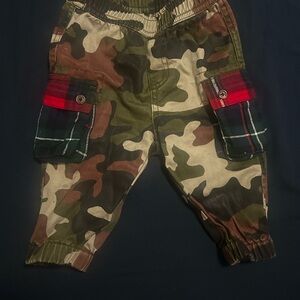 RL Camouflage Cargo Pants w/ Plaid Pockets